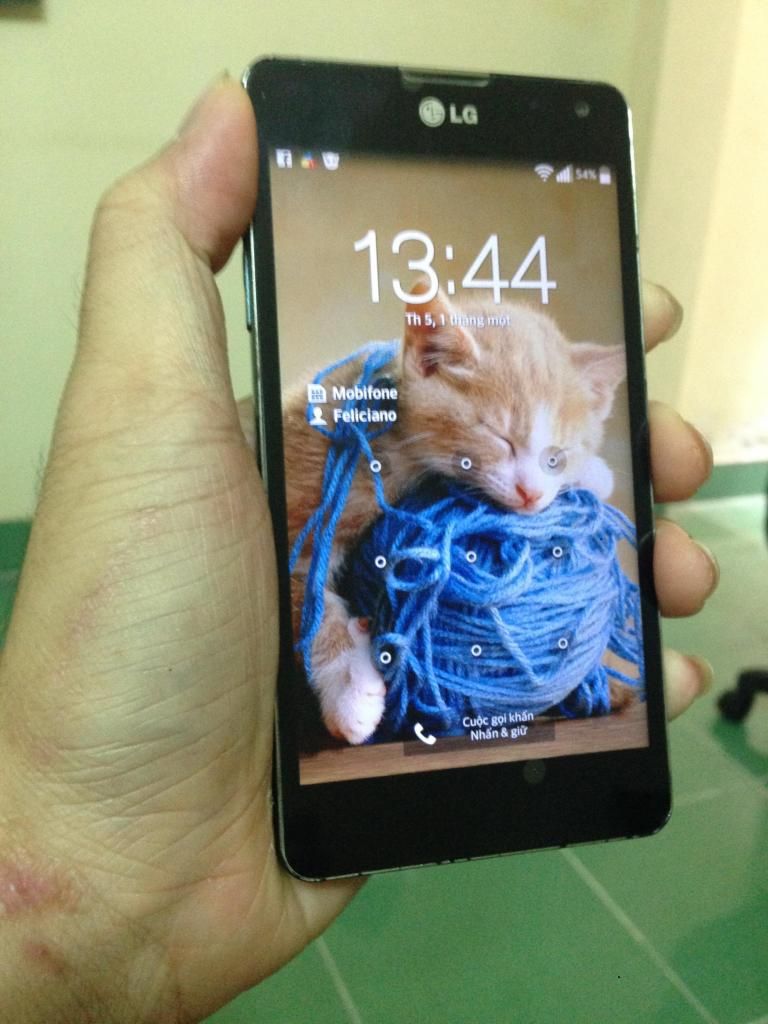 ---bán điện thoại lg e 975 zin---