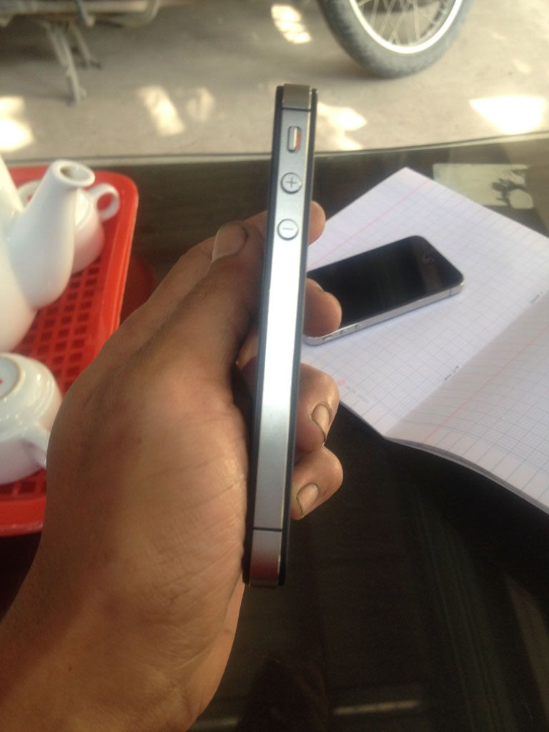 (THỦ ĐỨC)   iPhone 4S - iPhone 4 màu đen - 1