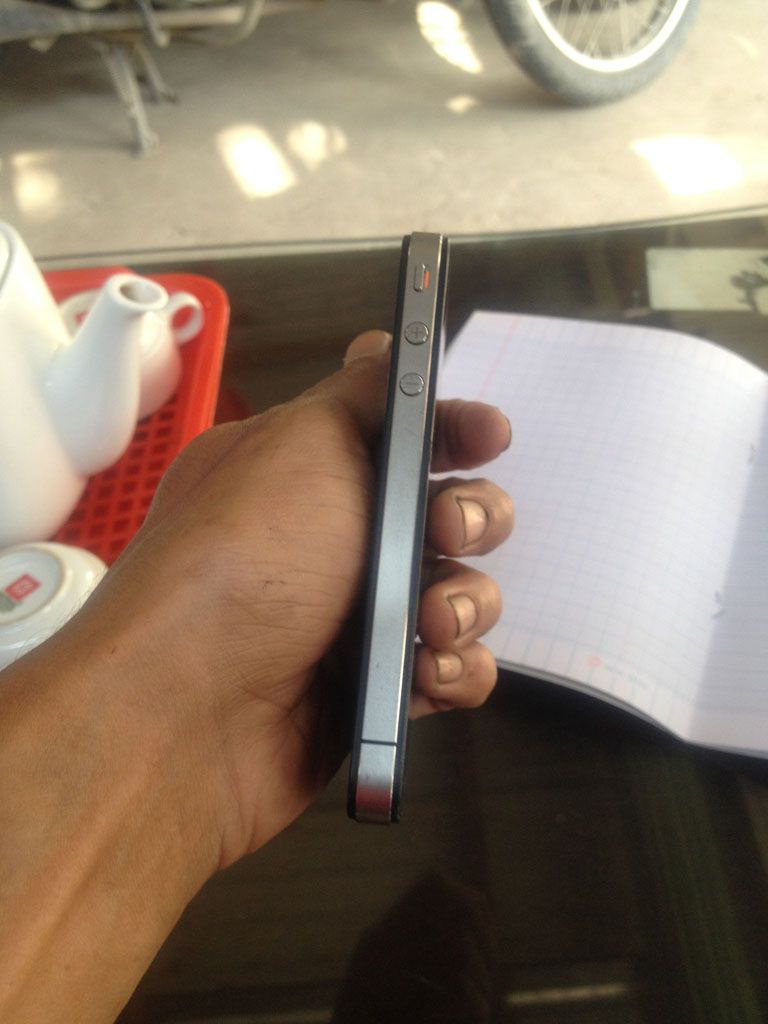 (THỦ ĐỨC)   iPhone 4S - iPhone 4 màu đen - 4